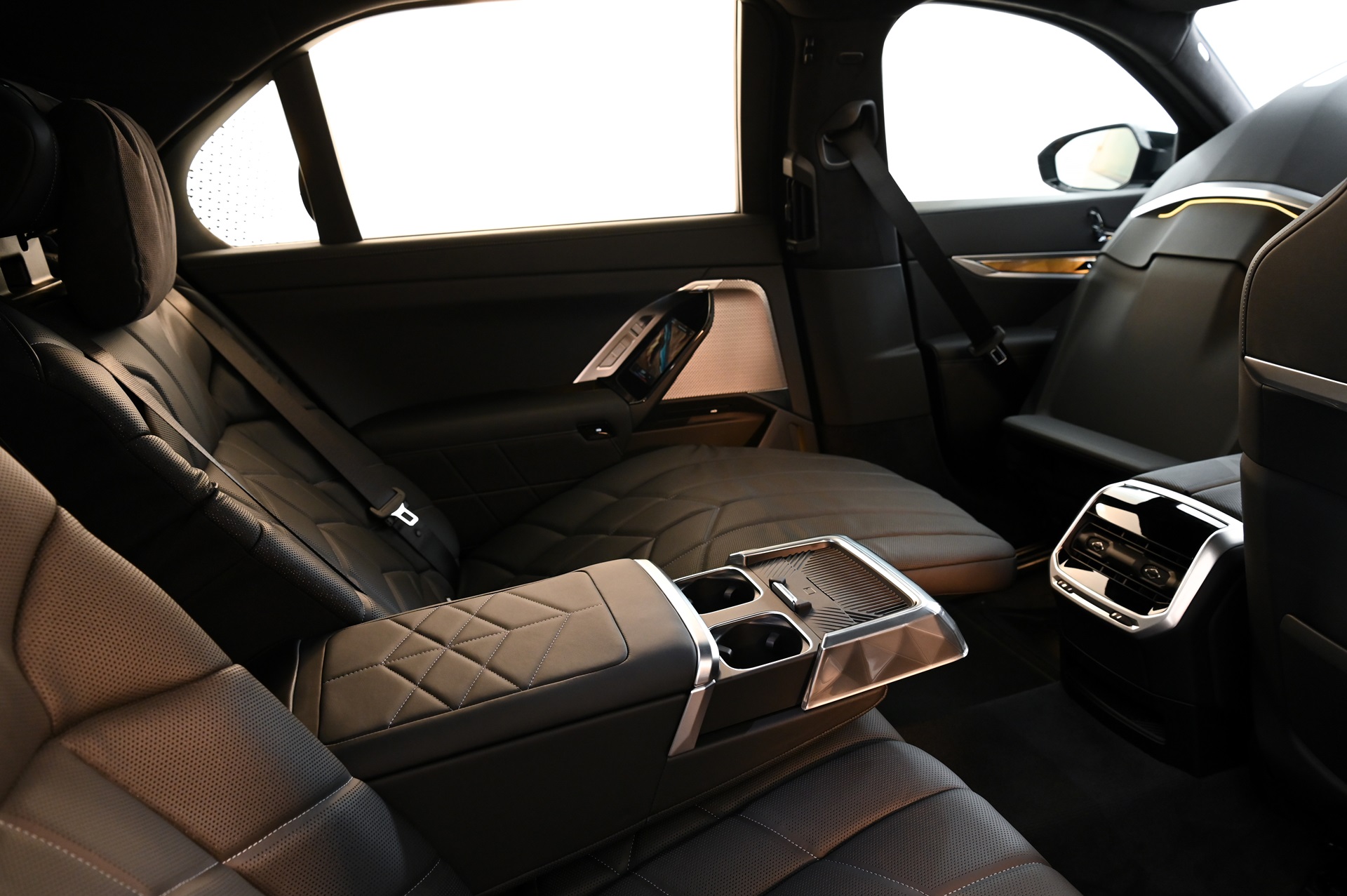 รูปภาพ บีเอ็มดับเบิลยู BMW M7 M760e xDrive ปี 2023