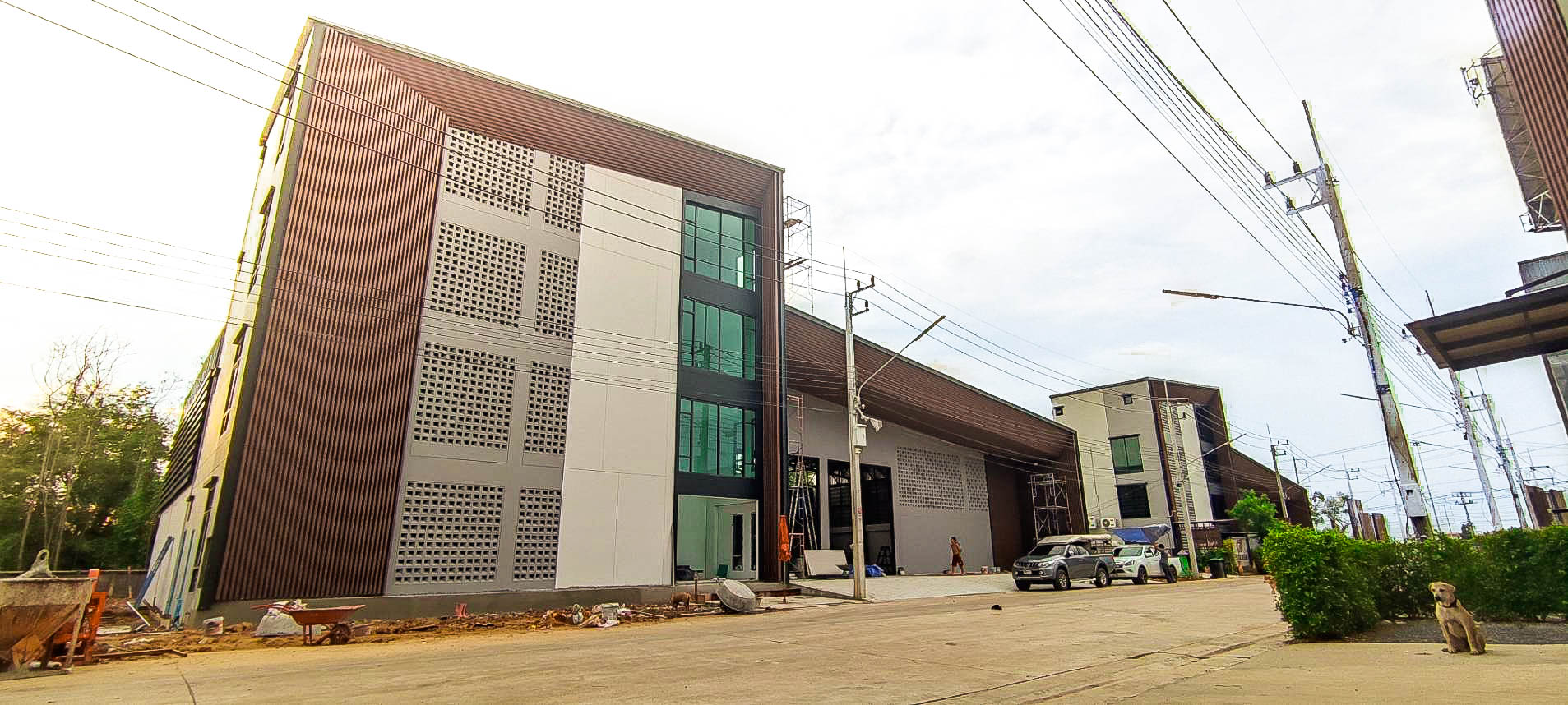 รูปภาพ แฟคทอรี่ยาร์ด @ ลำลูกกา (Factory Yard @ Lamlukka)