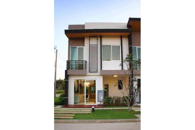 รูปภาพ กัสโต้ สาทร-ตากสิน (Gusto Sathorn Taksin)