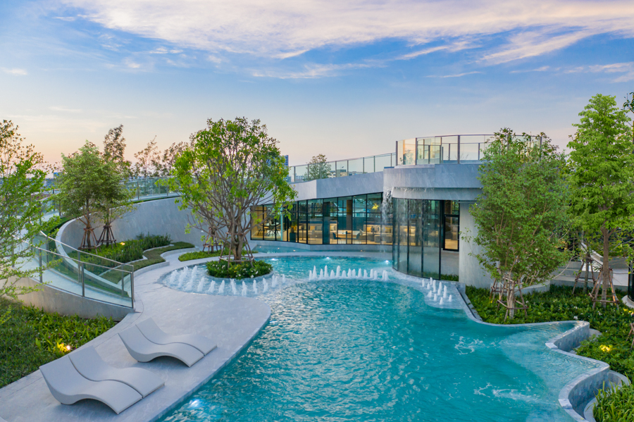 รูปภาพ เอลลิโอ สาทร-วุฒากาศ (Elio Sathorn-Wutthakat)