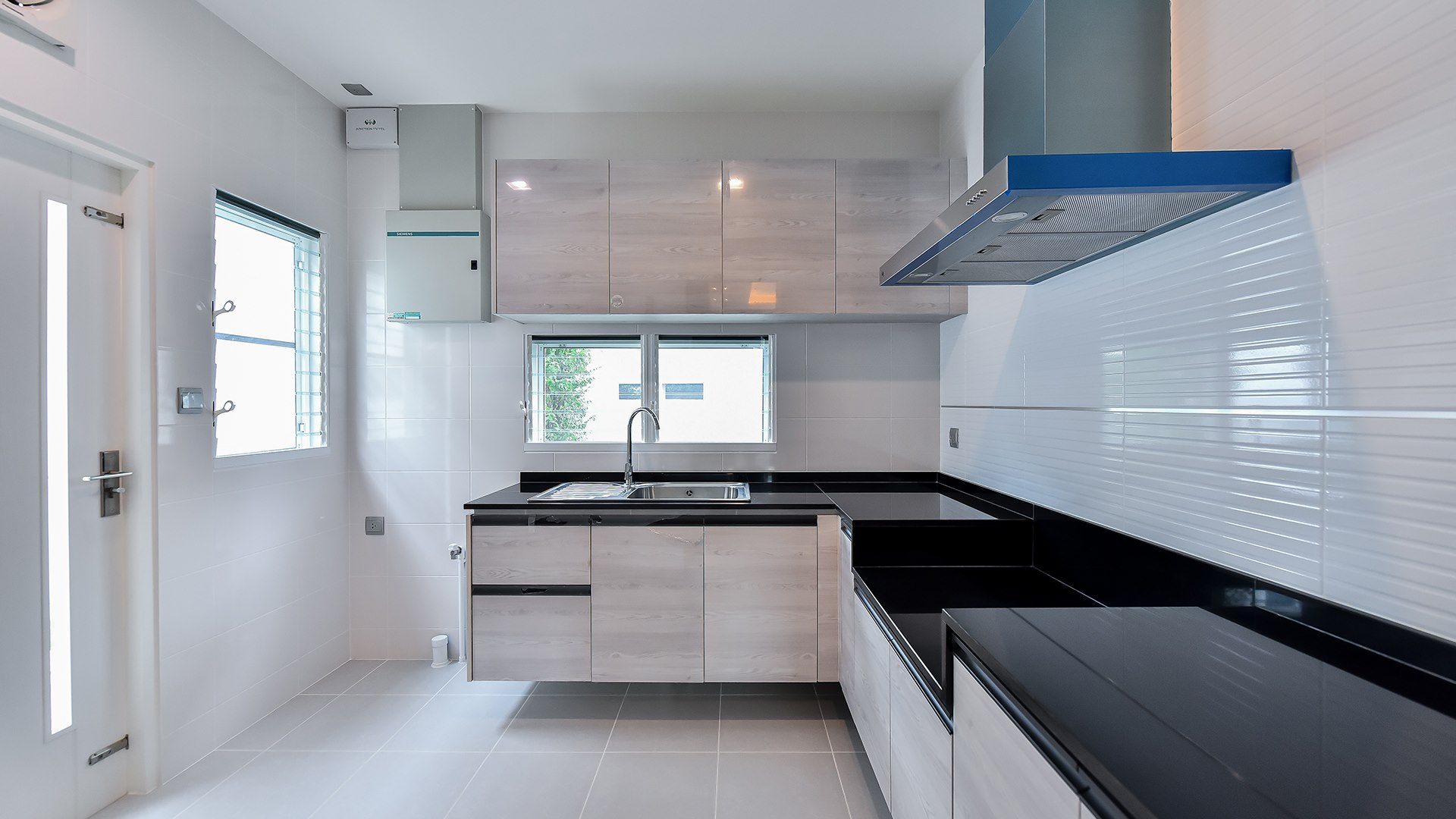 รูปภาพ มัณฑนา ศรีนครินทร์ ร่มเกล้า (Manthana Srinakarin - Romklao)