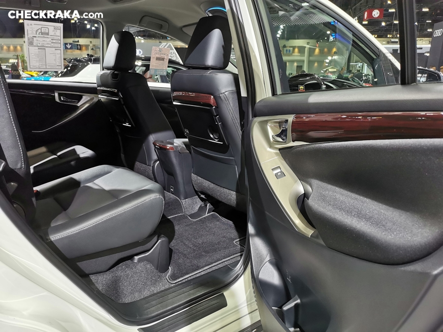 รูปภาพ โตโยต้า Toyota Innova 2.8 Crysta Premium ปี 2020