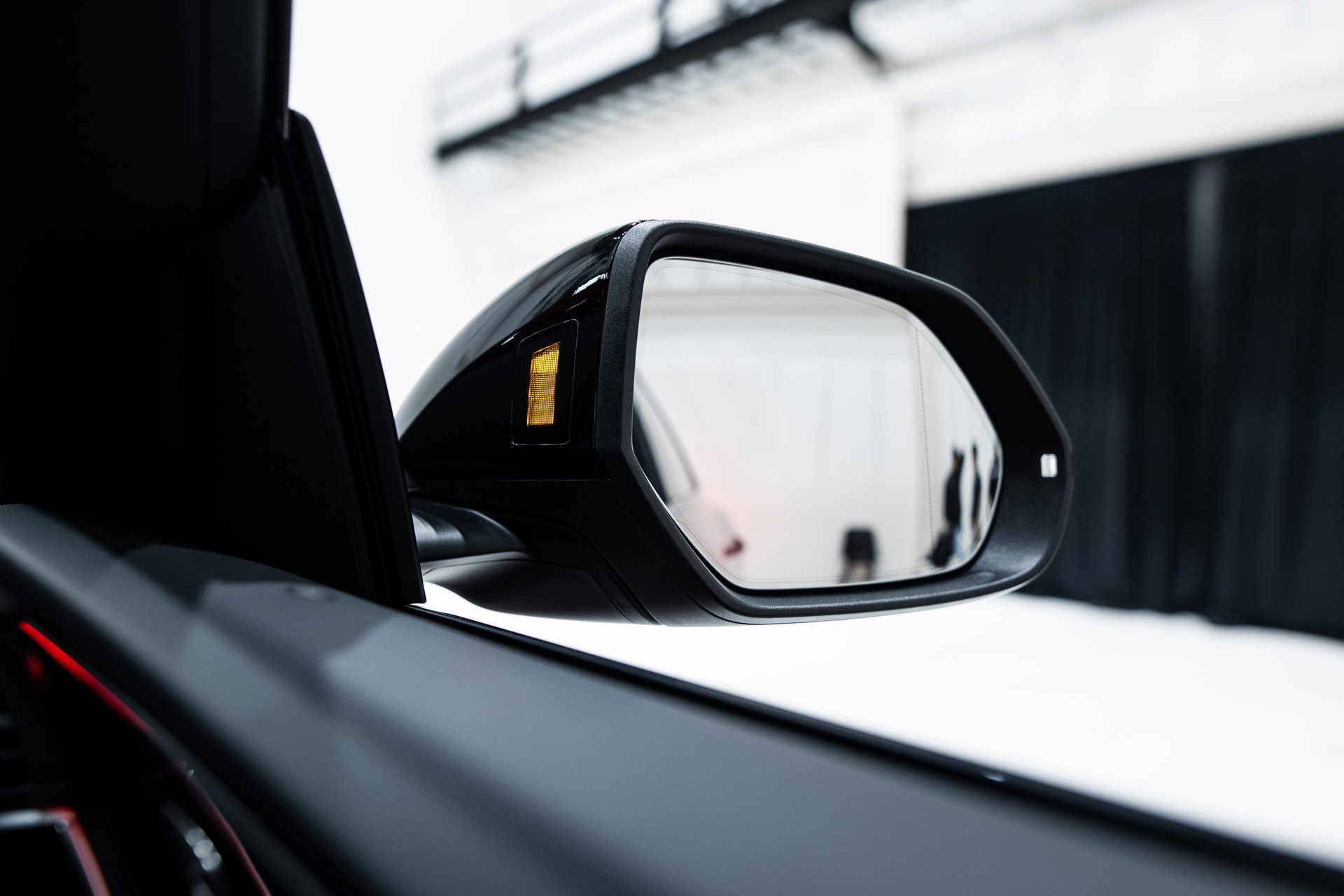 รูปภาพ อาวดี้ Audi Q8 TFSI e quattro S line edition one ปี 2024