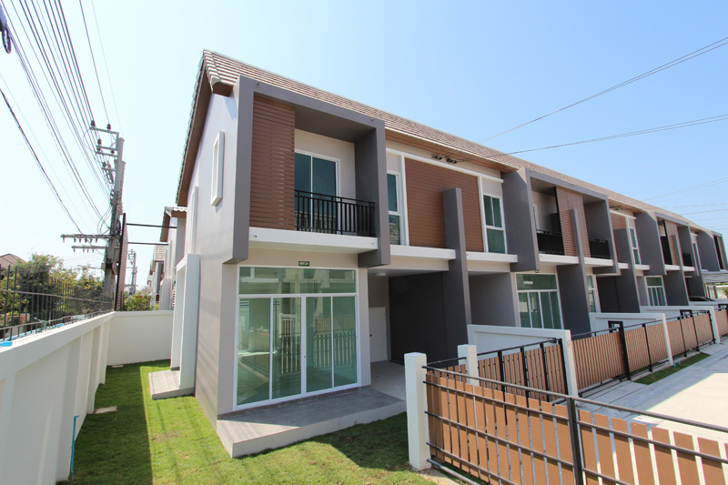 รูปภาพ ไอคอน ทาวน์ อ่างศิลา (Icon Town Ang Sila)