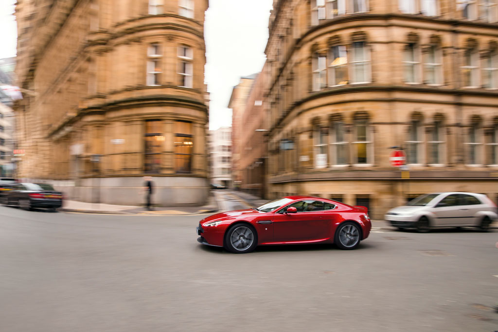 รูปภาพ แอสตัน มาร์ติน Aston Martin Vantage S ปี 2013