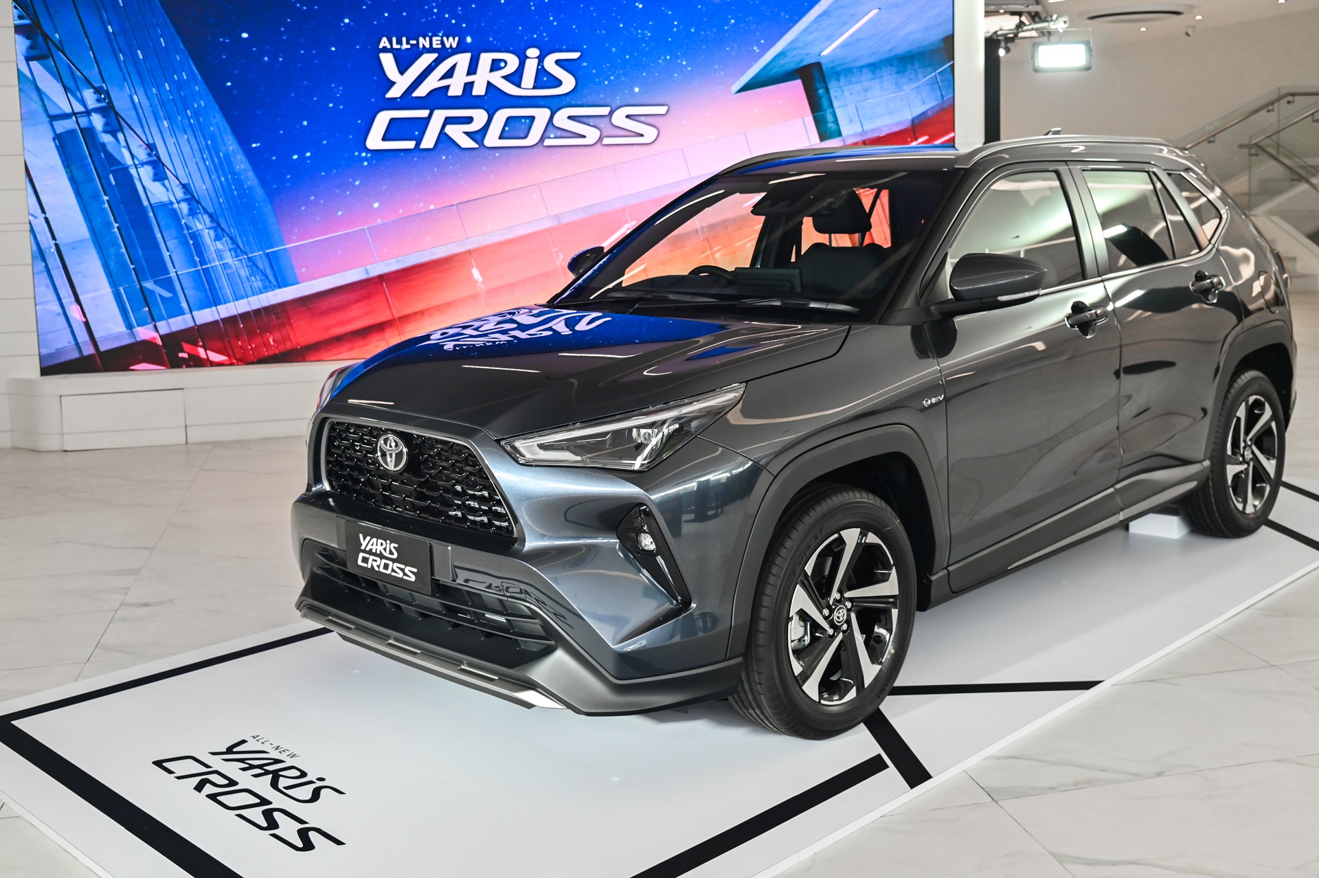 รูปภาพ โตโยต้า Toyota Yaris Cross HEV Premium ปี 2023