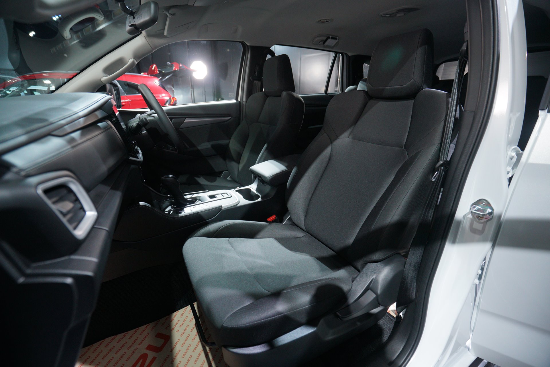 รูปภาพ อีซูซุ Isuzu MU-X 4x2 1.9 Elegant A/T ปี 2024