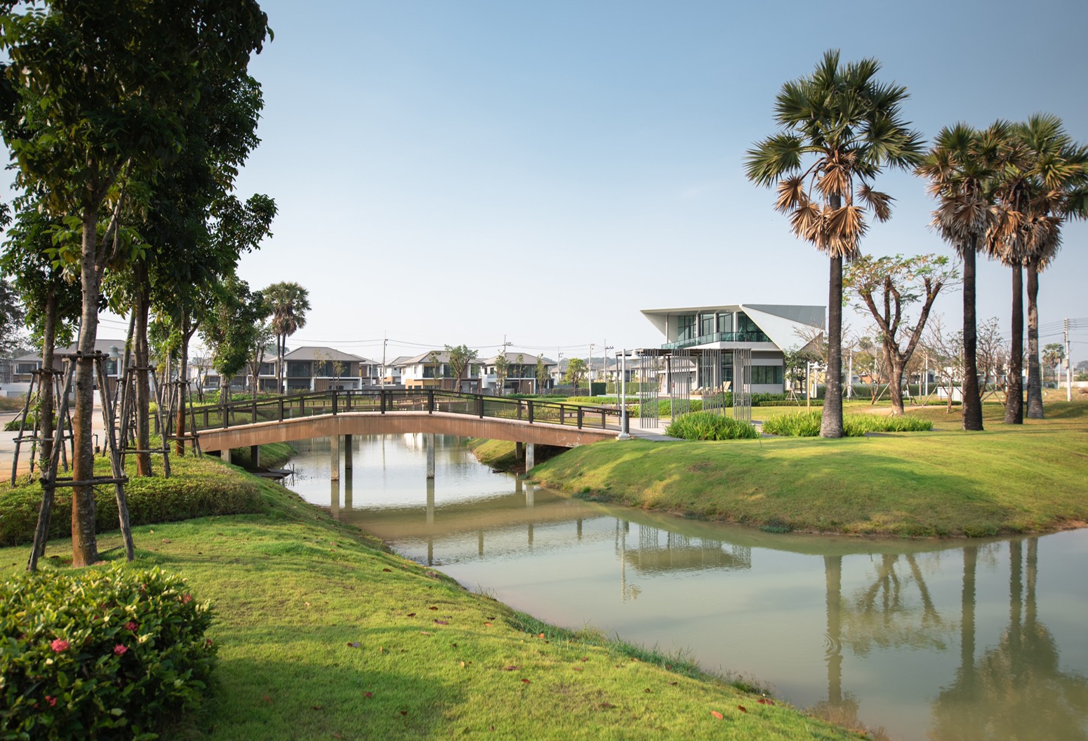 รูปภาพ สาริน วิสต้า สวนวนารมย์ (Sarin Vista Suan Vanarom)