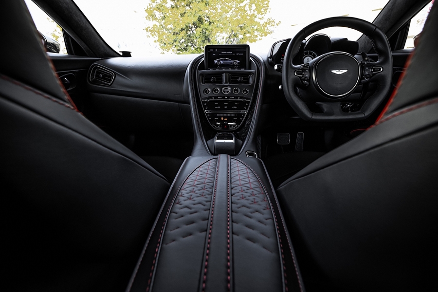 รูปภาพ แอสตัน มาร์ติน Aston Martin DBS Superleggera Coupe ปี 2021