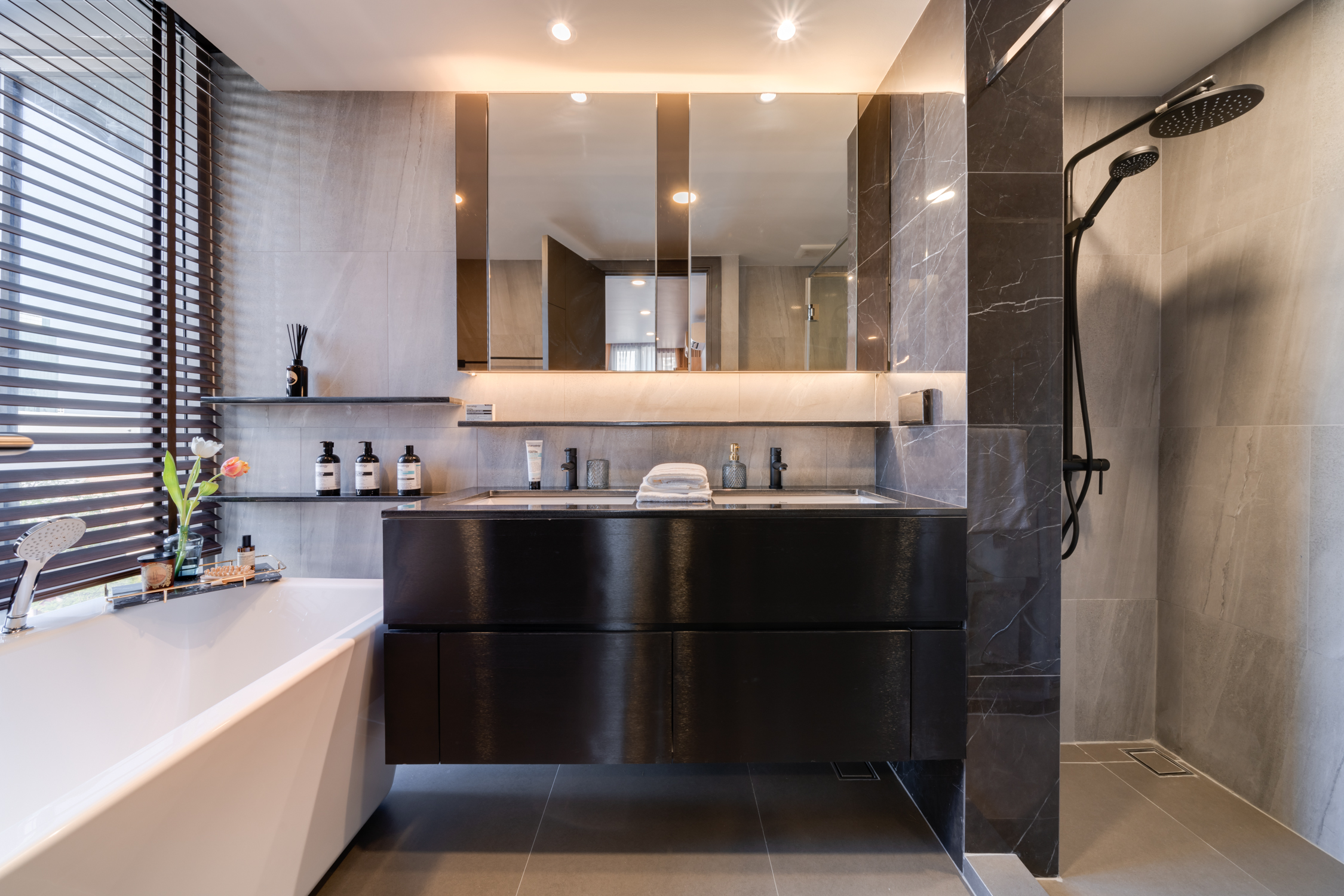 รูปภาพ แซฟวี่ อารีย์ 4 (SAVVI ARI4)