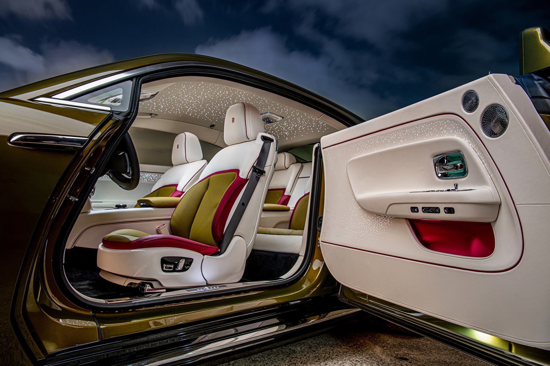 รูปภาพ โรลส์-รอยซ์ Rolls-Royce Spectre EV ปี 2023