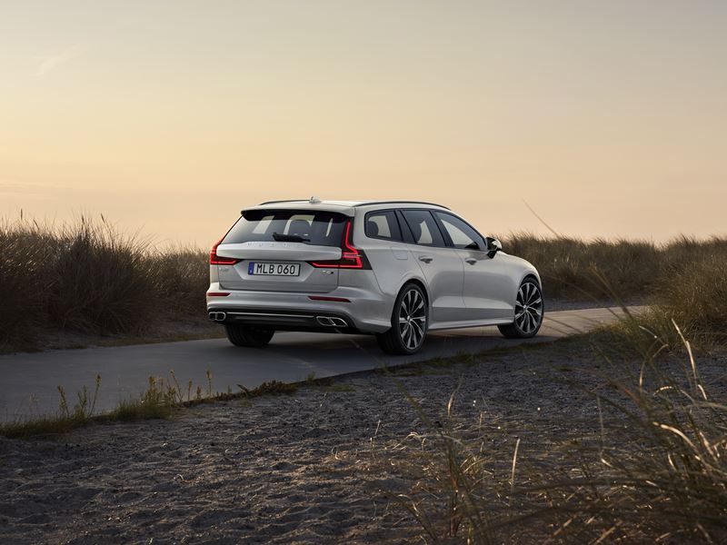 รูปภาพ วอลโว่ Volvo V60 Recharge T8 AWD R-Design Expression ปี 2020