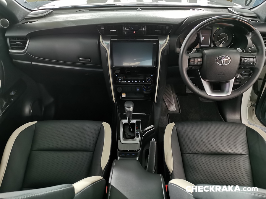 รูปภาพ โตโยต้า Toyota Fortuner 2.8 Legender AT ปี 2022