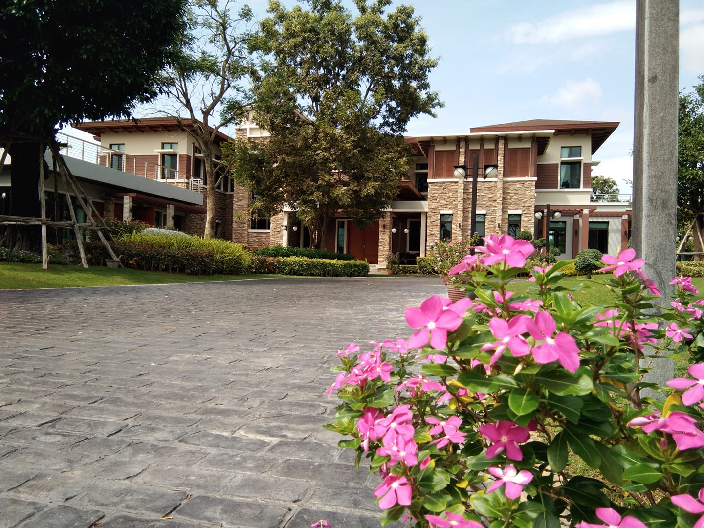 รูปภาพ มิราเคิล ไฟว์ เขาใหญ่ (Miracles V Khaoyai)