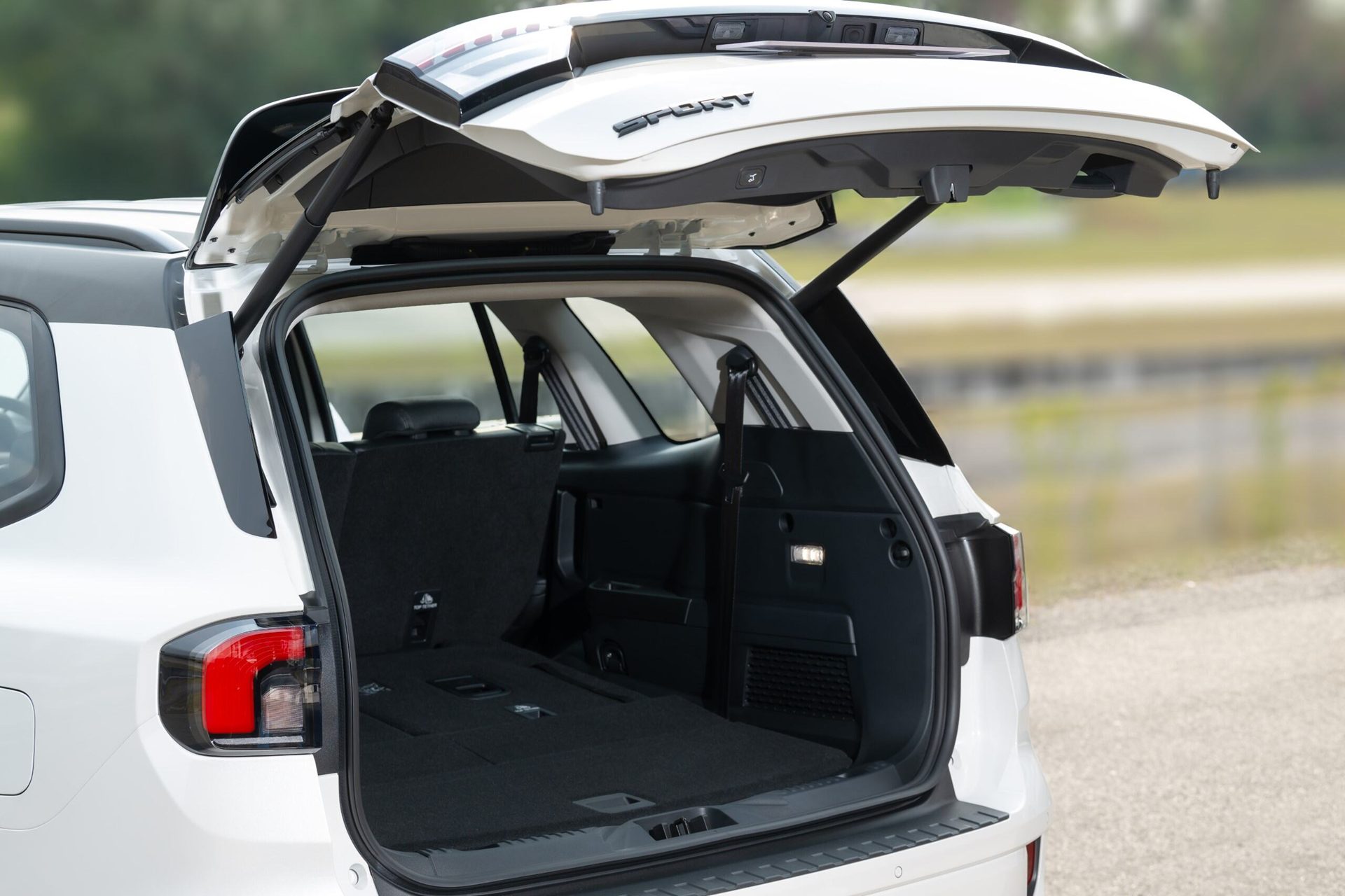 รูปภาพ ฟอร์ด Ford Everest 2.0L Turbo Sport Special Edition 4x2 6AT ปี 2025