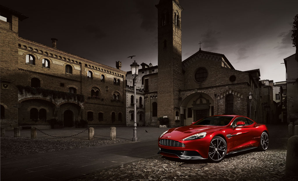 รูปภาพ แอสตัน มาร์ติน Aston Martin Vanquish Coupe ปี 2013