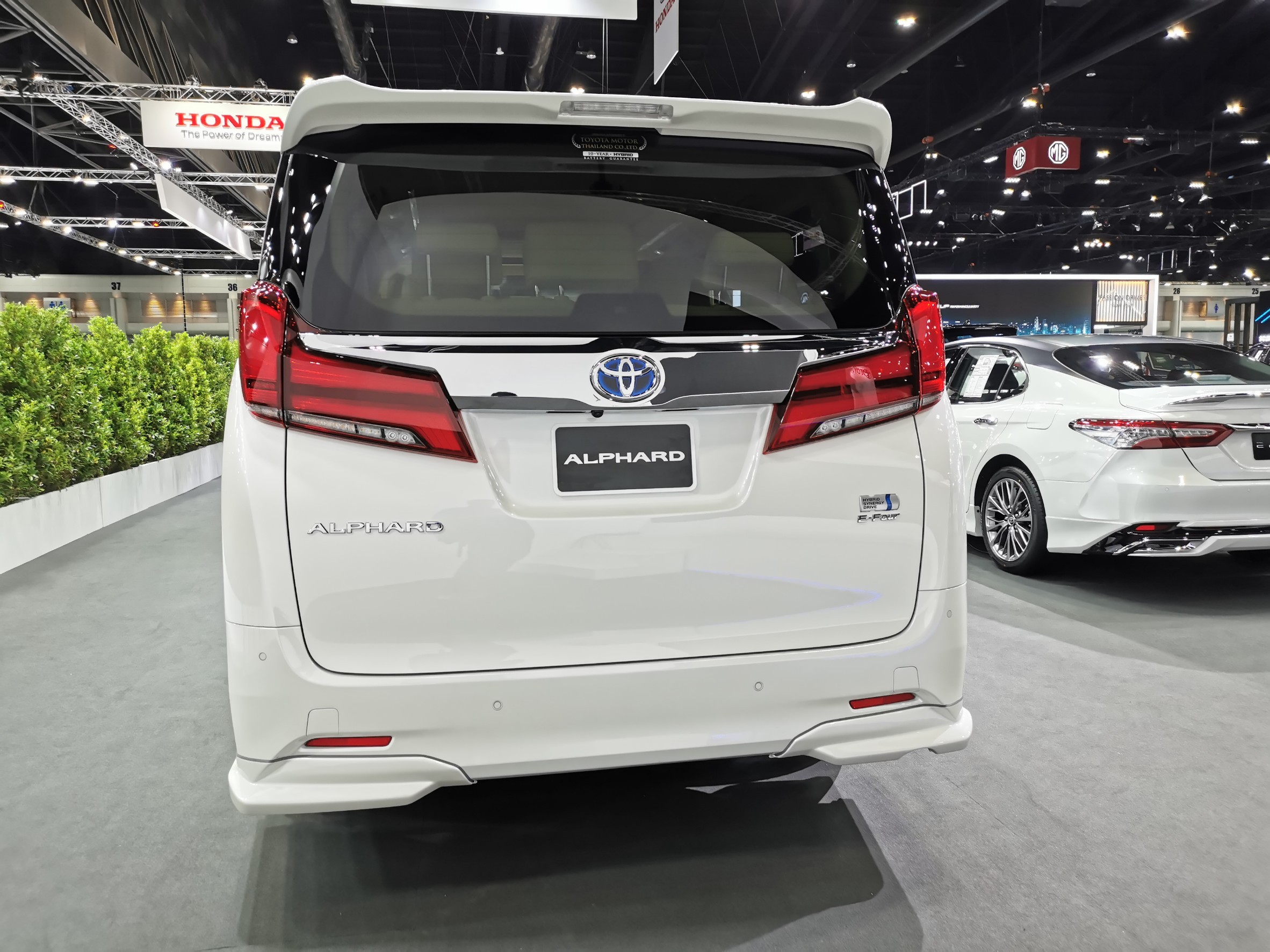 รูปภาพ โตโยต้า Toyota Alphard 2.5 Hybrid MY2020 ปี 2020