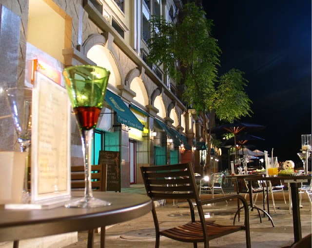 รูปภาพ ฌ็องเซลิเซ่ ติวานนท์