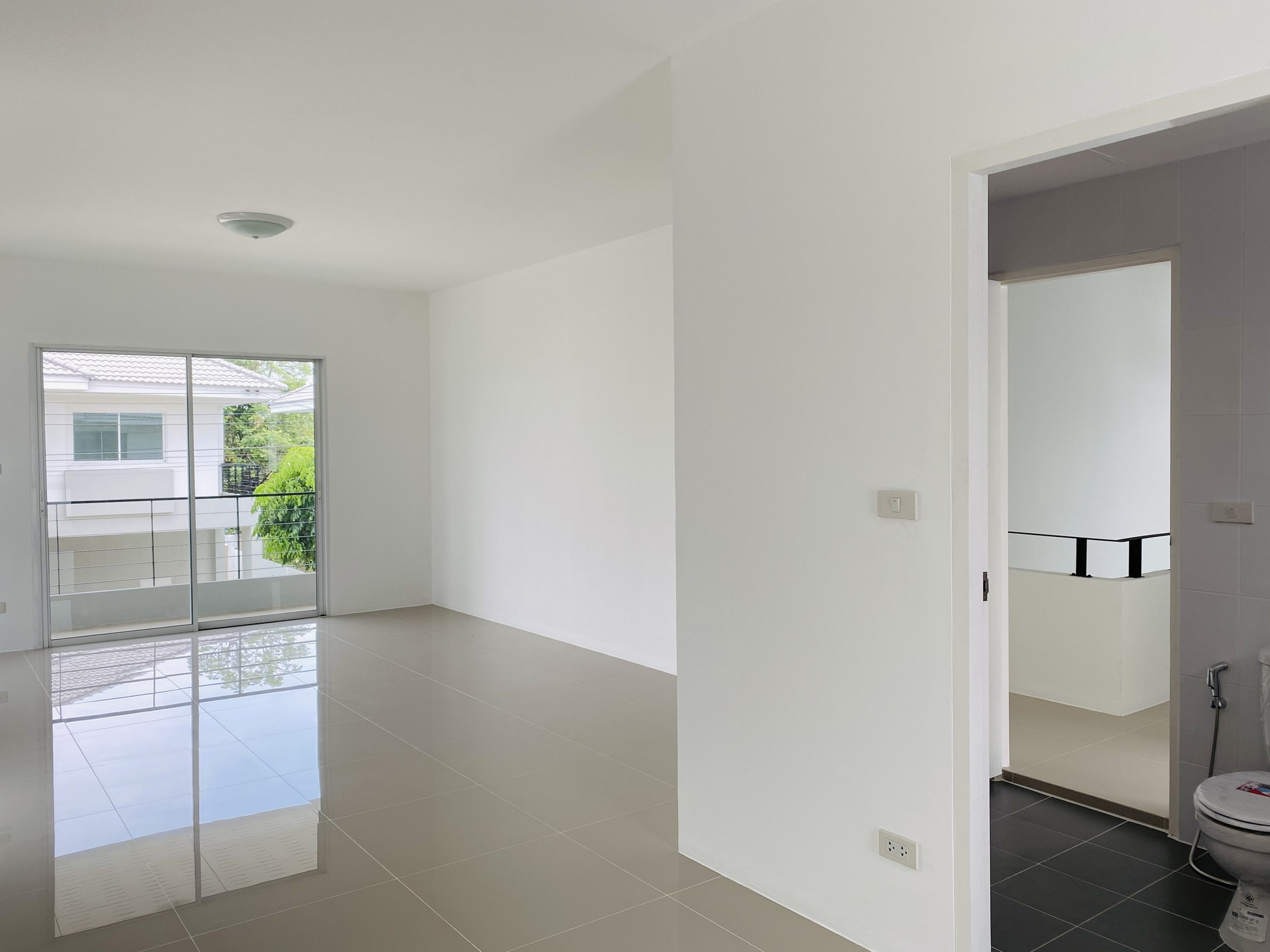 รูปภาพ แพลทฟอร์ม ออคิดพาร์ค บางนา-ตราด กม.24 (Platform Orchid Park)