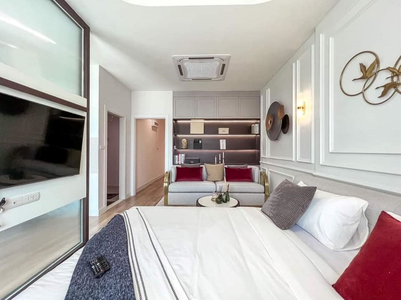 รูปภาพ ทรอฟี บ้านโพธิ์ (Trofy Baan Pho)