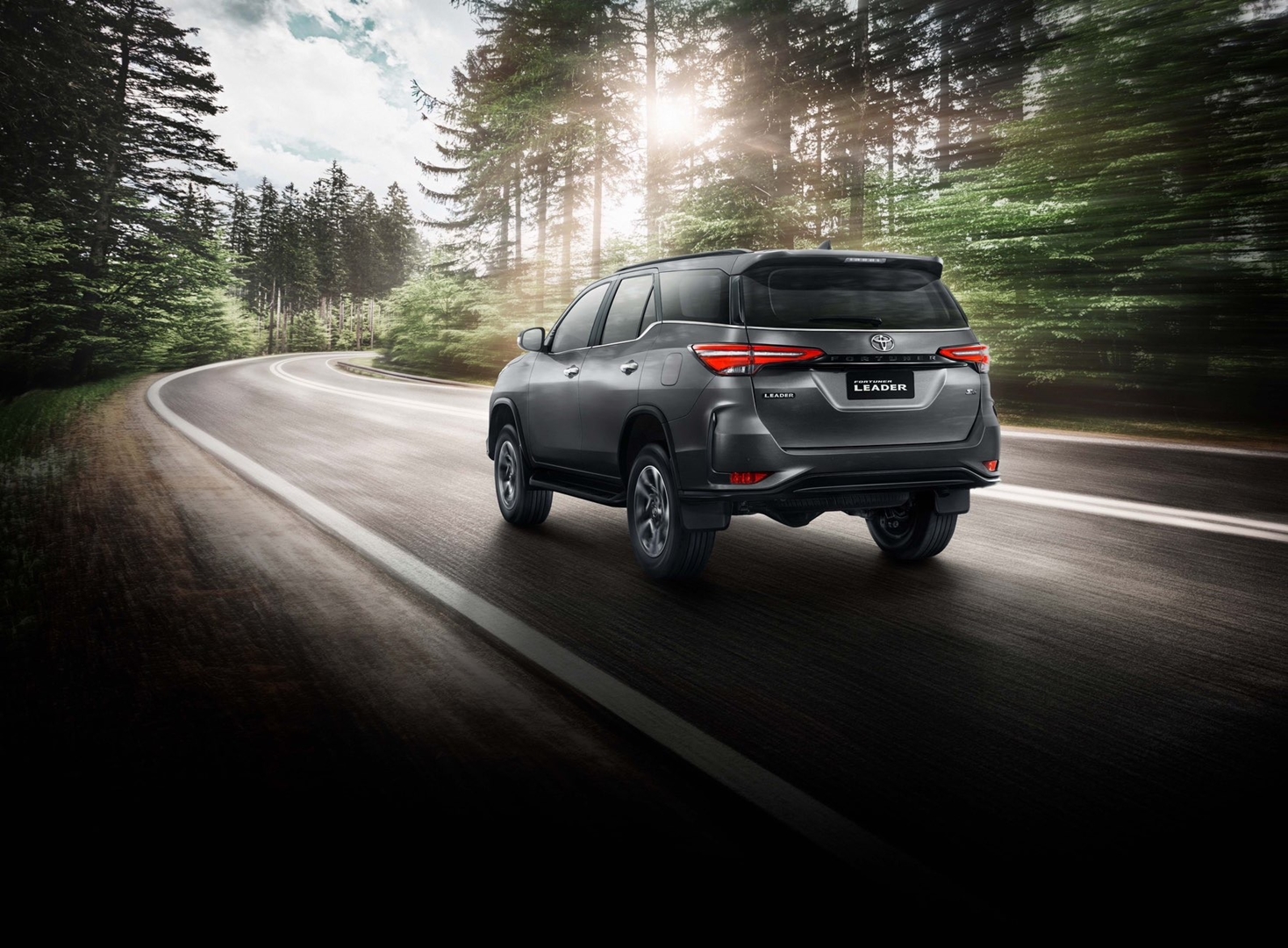 รูปภาพ โตโยต้า Toyota Fortuner 2.4 Leader V 4WD AT ปี 2023