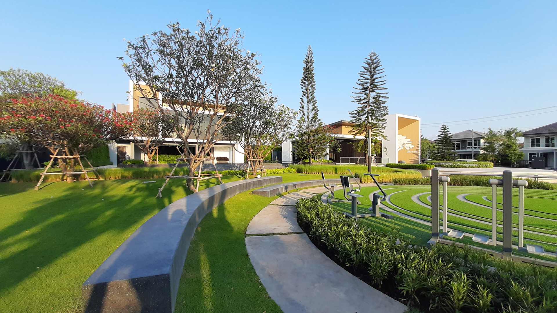 รูปภาพ มัณฑนา มอเตอร์เวย์ - กรุงเทพกรีฑาตัดใหม่ (Mantana Motorway - Krungthepkreethatadmai)