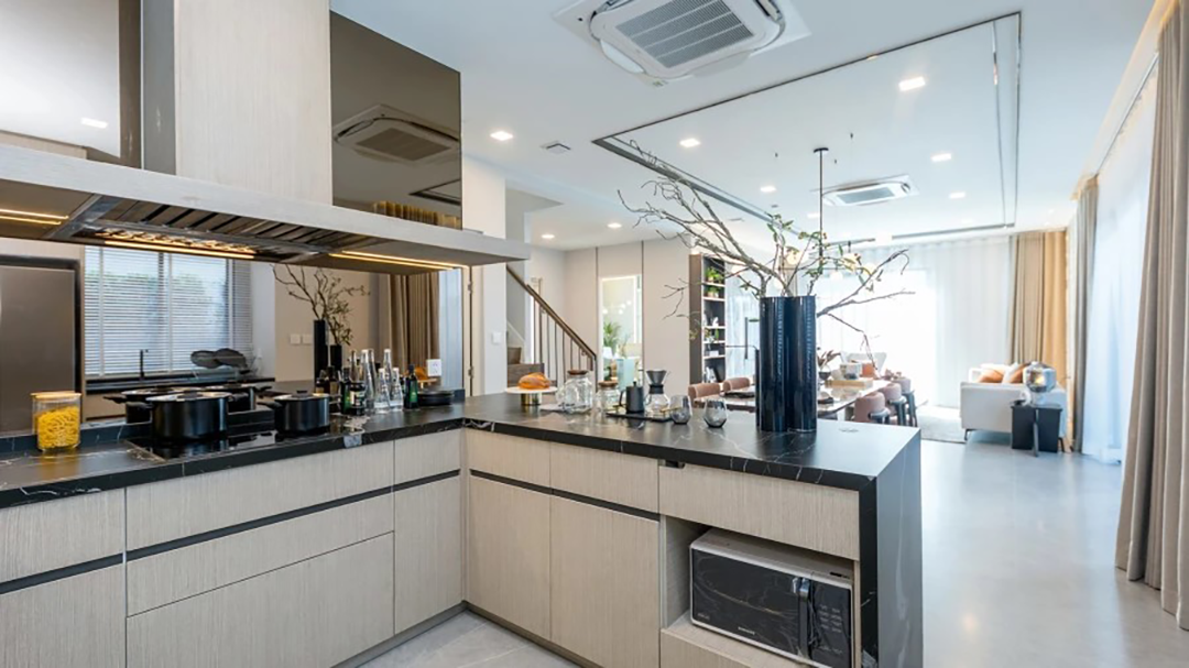 รูปภาพ มัณฑนา มอเตอร์เวย์-พระราม 9 (Mantana Motorway-Rama 9)