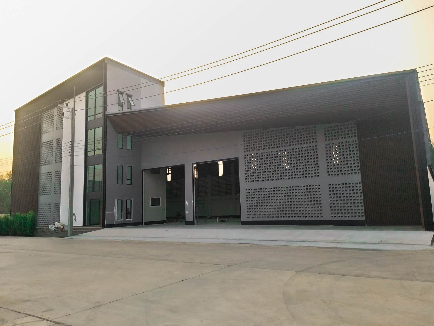 รูปภาพ แฟคทอรี่ยาร์ด @ ลำลูกกา (Factory Yard @ Lamlukka)