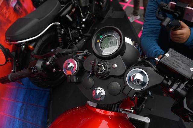 รูปภาพ จีพีเอ็กซ์ GPX Legend 250 TWIN ปี 2019