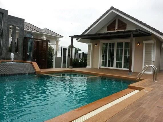รูปภาพ เดอะลากูนน่า แอนด์รีสอร์ทโฮม (The Laguna and Resort Home)