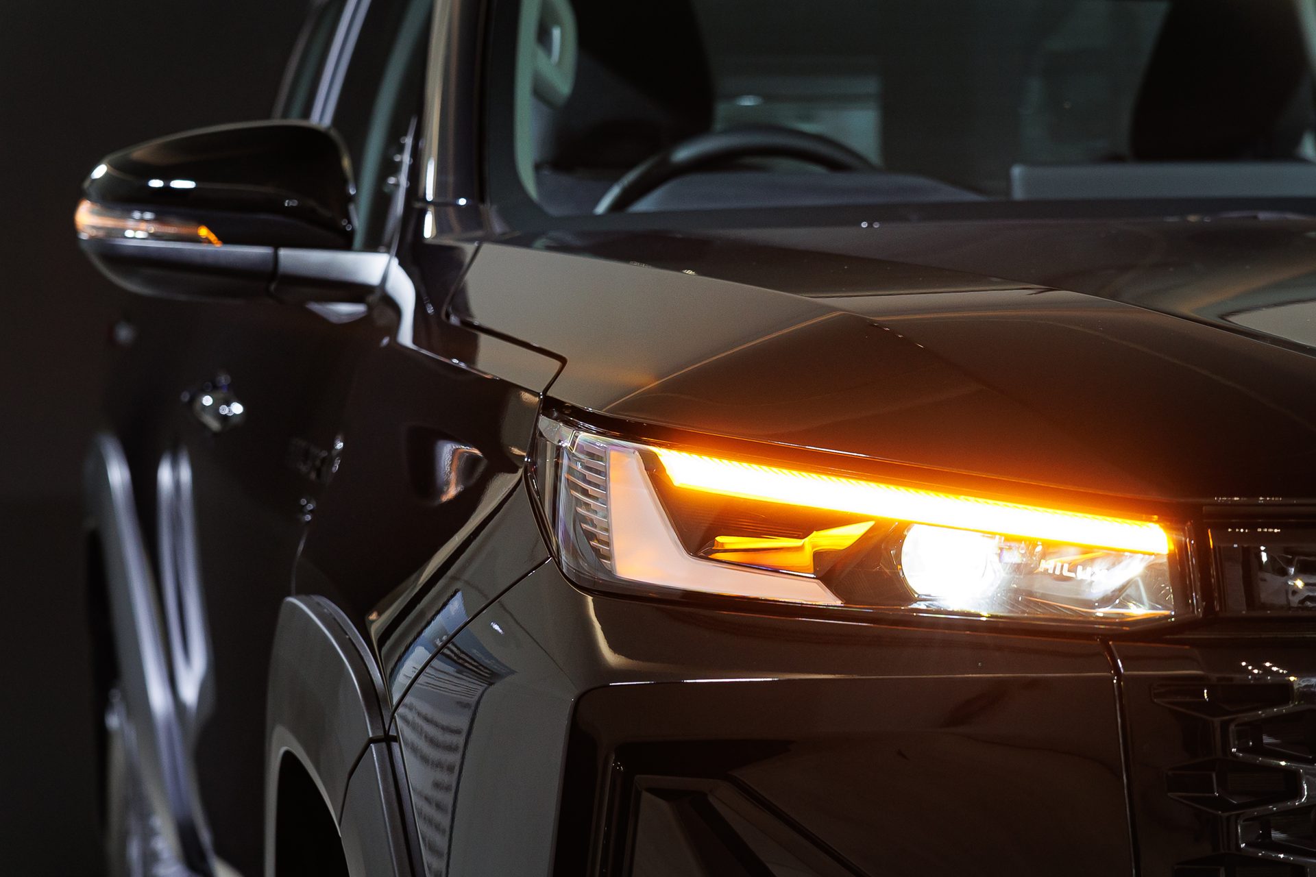 รูปภาพ โตโยต้า Toyota Hilux Travo Smart Cab Prerunner 2.8 Premium MT ปี 2025