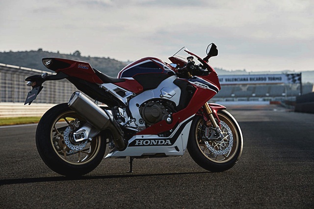 รูปภาพ ฮอนด้า Honda CBR 1000RR SP ปี 2017
