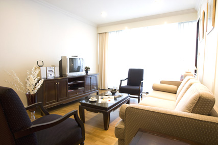 รูปภาพ ริเวอไรน์ เพลส คอนโดมิเนียม (Riverine Place)