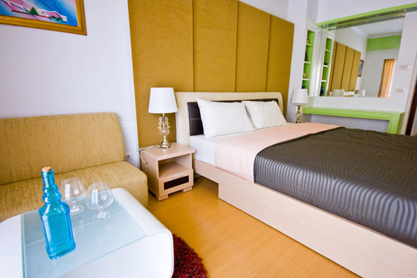 รูปภาพ เดอะ กรีนเพลส คอนโดมิเนียม (The Green Place Condominium)