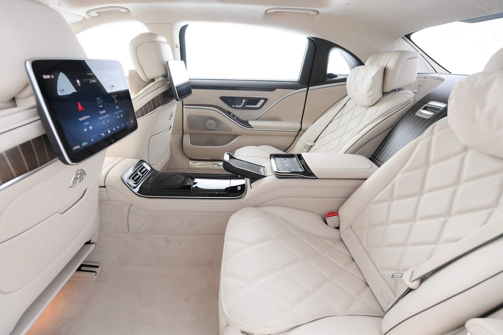 รูปภาพ เมอร์เซเดส-เบนซ์ Mercedes-benz Maybach S 580 e Premium ปี 2023