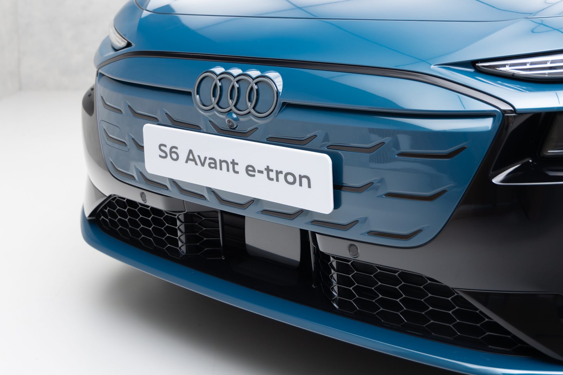 รูปภาพ อาวดี้ Audi S6 Avant e-tron quattro ปี 2025