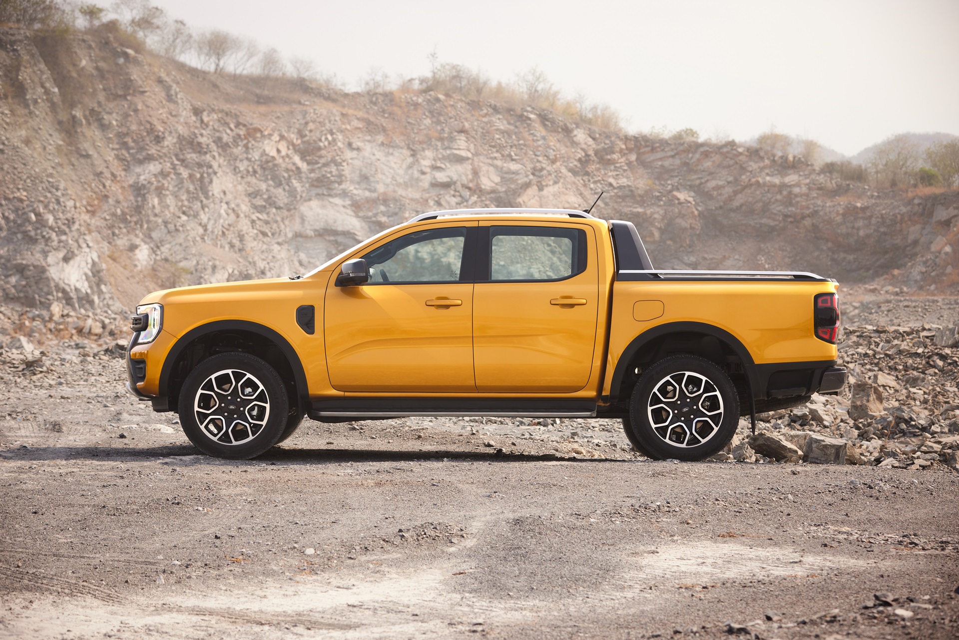 รูปภาพ ฟอร์ด Ford Ranger Double Cab Wildtrak 3.0L V6 Turbo 4WD 10AT ปี 2024