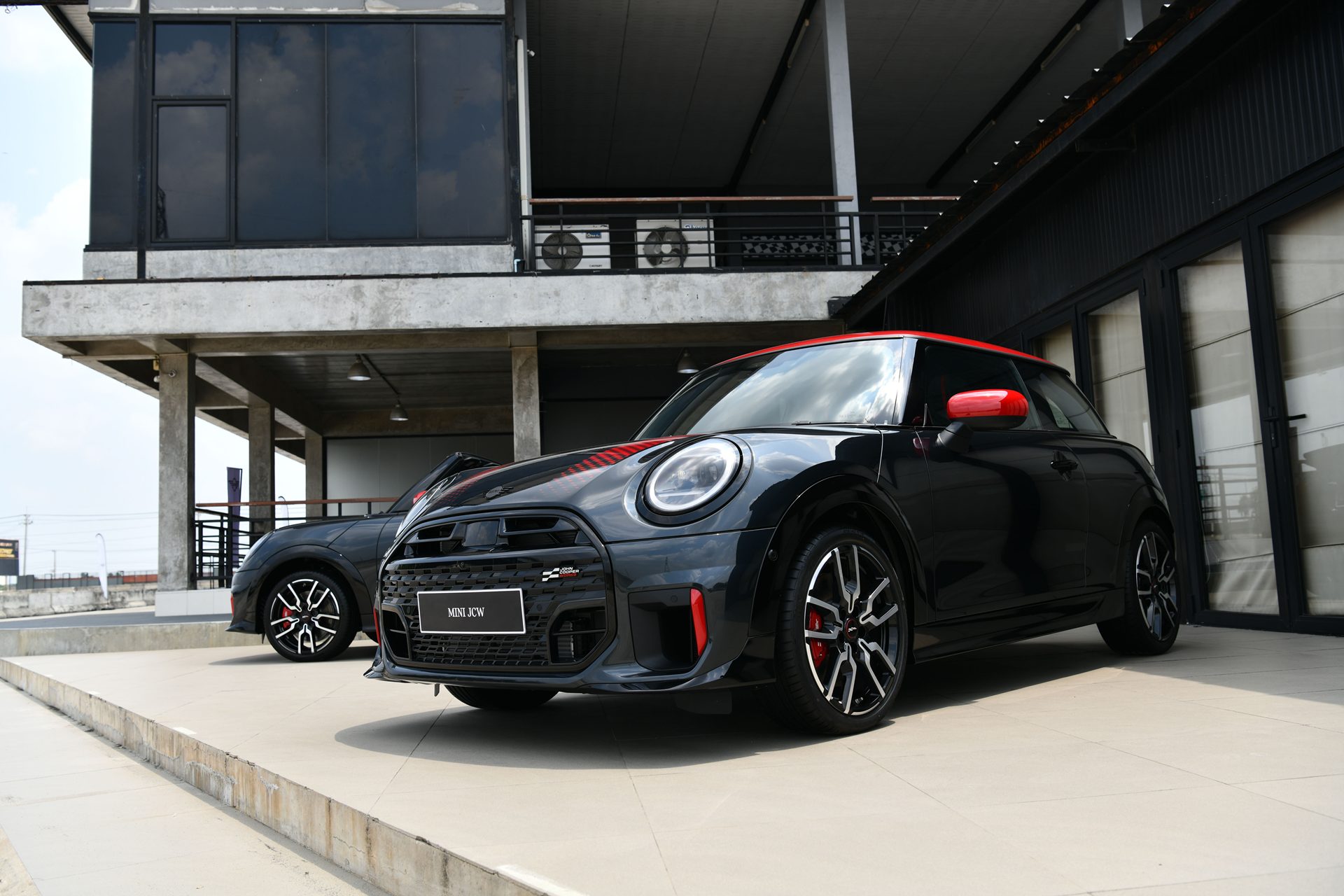 รูปภาพ มินิ Mini John Cooper Works 3-Door Hatch ปี 2025