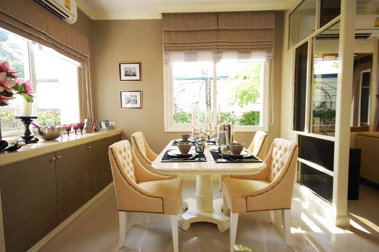 รูปภาพ กัสโต้ สาทร-ตากสิน (Gusto Sathorn Taksin)