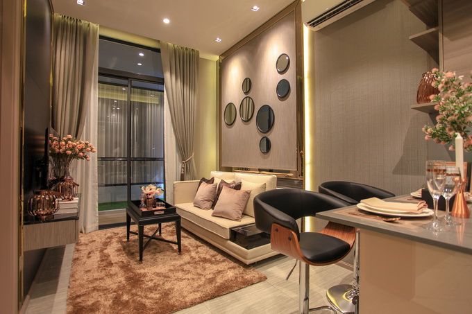 รูปภาพ เมย์แฟร์ เพลส วิคทอรี่ โมนูเมนต์ (Mayfair Place Victory Monument)