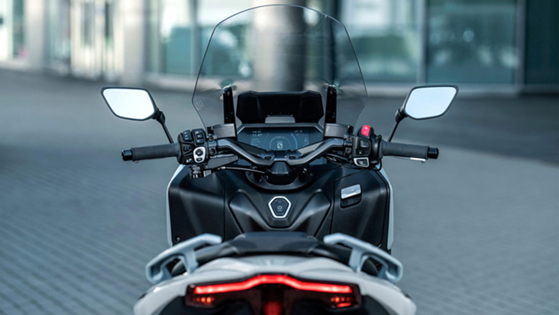 รูปภาพ ยามาฮ่า Yamaha TMAX Tech MAX ปี 2025
