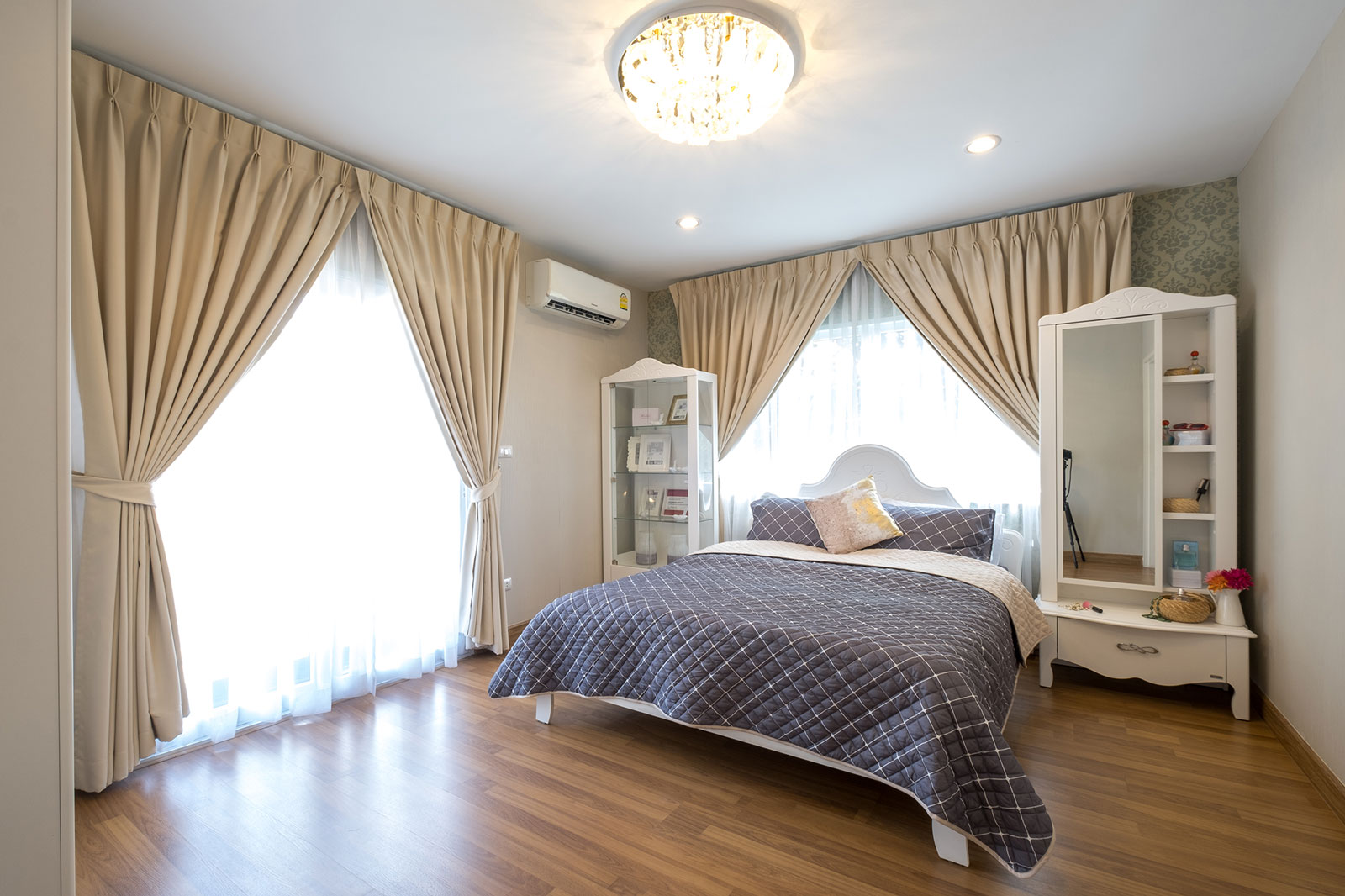 รูปภาพ ปริม สุวินทวงศ์ (Prim Suwintawong)