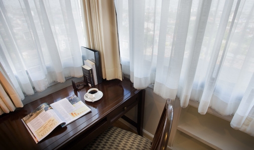 รูปภาพ ริเวอไรน์ เพลส คอนโดมิเนียม (Riverine Place)