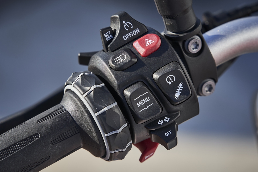 รูปภาพ บีเอ็มดับเบิลยู BMW F 900 R High ปี 2020