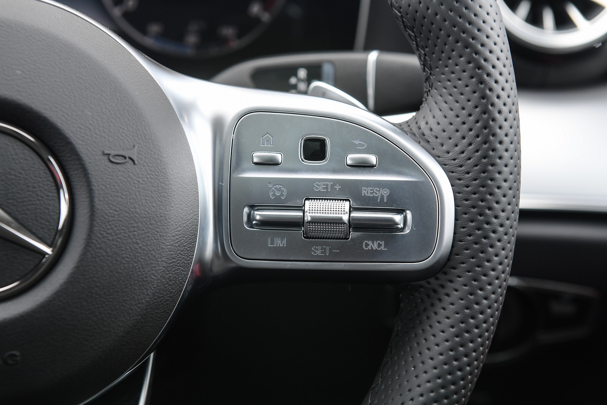 รูปภาพ เมอร์เซเดส-เบนซ์ Mercedes-benz E-Class E 200 Coupe AMG Dynamic (MY20) ปี 2020