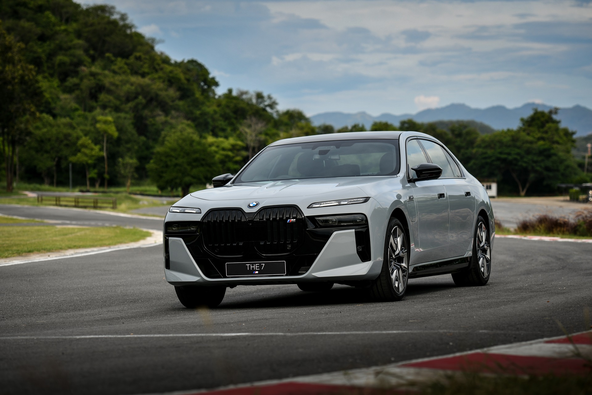 รูปภาพ บีเอ็มดับเบิลยู BMW M7 M760e xDrive ปี 2023