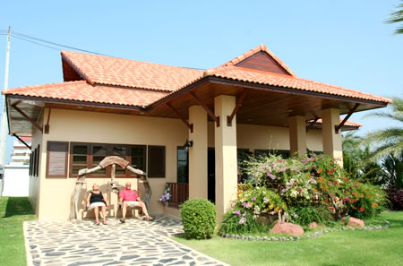 รูปภาพ เมาน์เท่นวิว อินเตอร์เนชั่นแนล บางแสน (Mountainview International Bangsan)