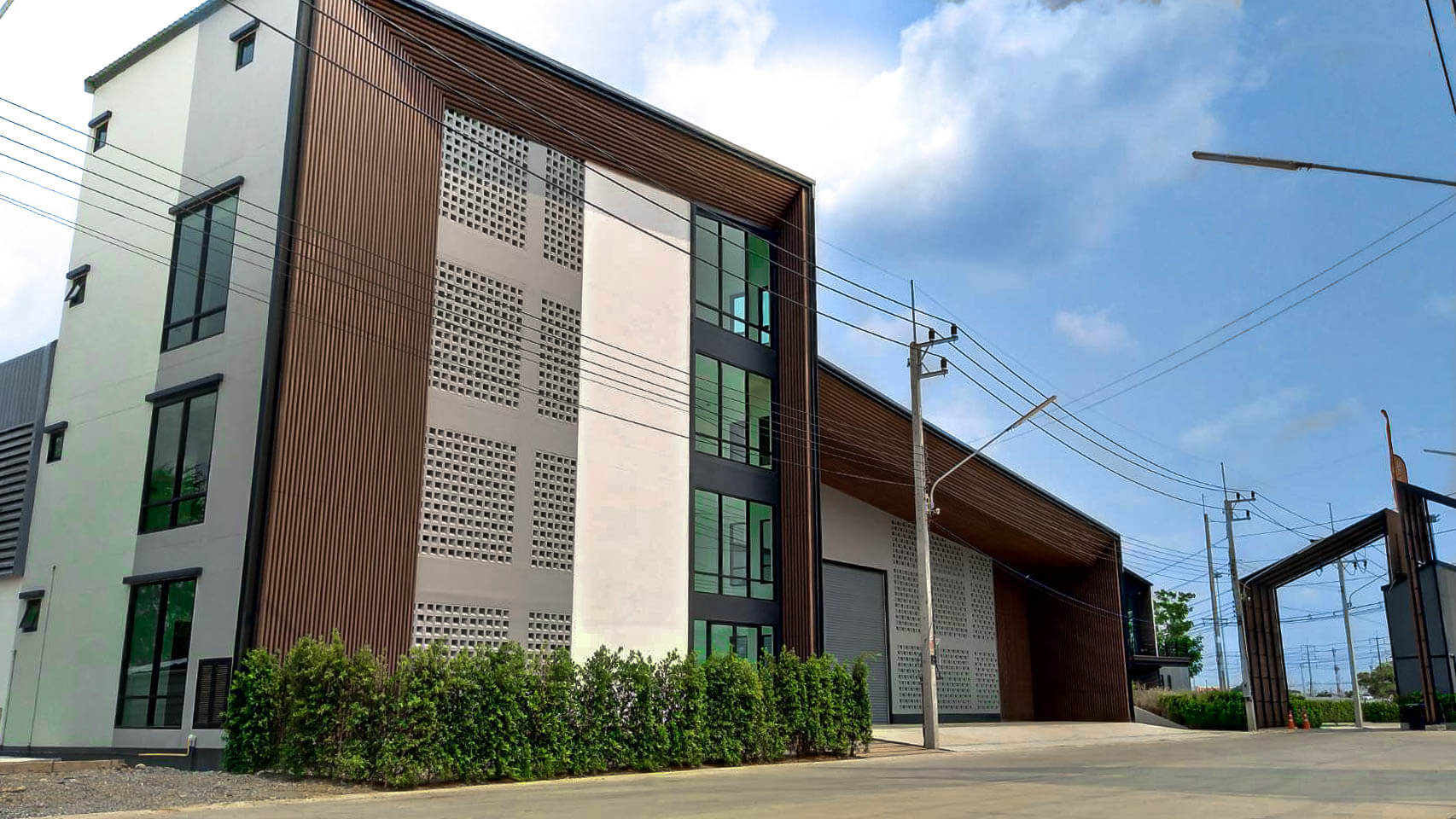 รูปภาพ แฟคทอรี่ยาร์ด @ ลำลูกกา (Factory Yard @ Lamlukka)