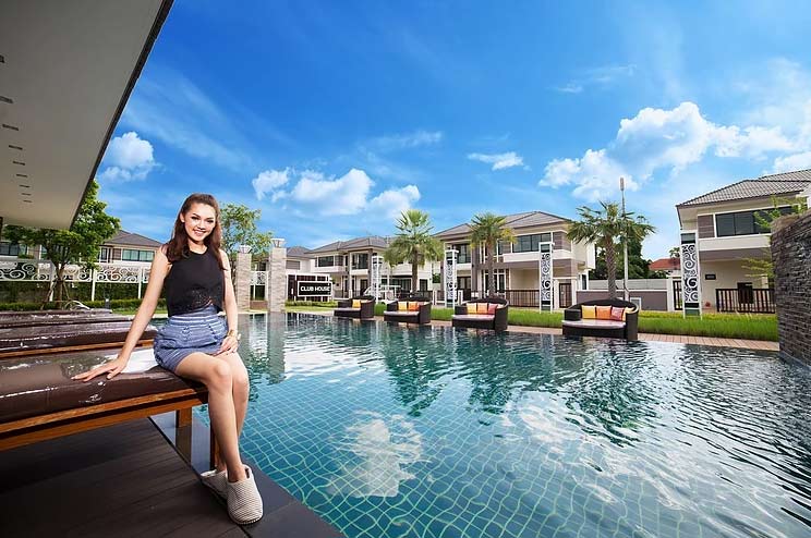 รูปภาพ ดิ ไอคอน 3 ประโดก (The icon 3 Pradok)