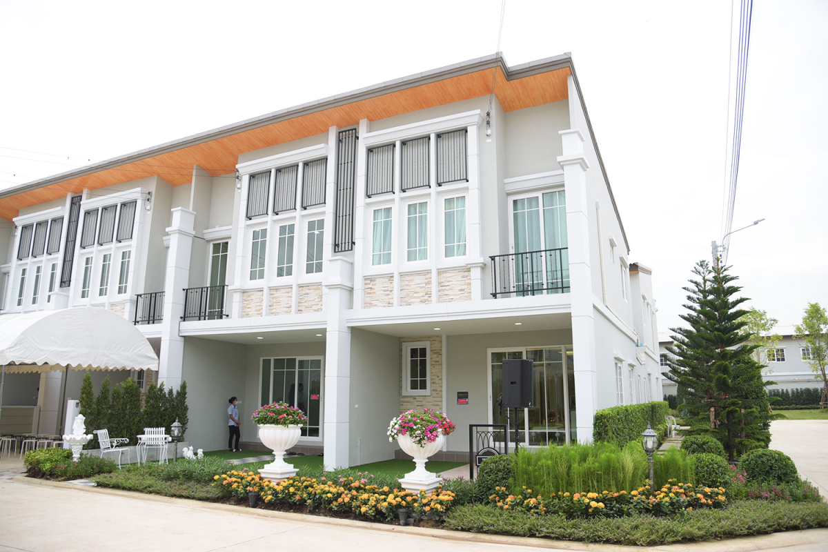 รูปภาพ โกลเด้น ทาวน์ เพชรเกษม 81 (Golden Town Phetkasem 81)